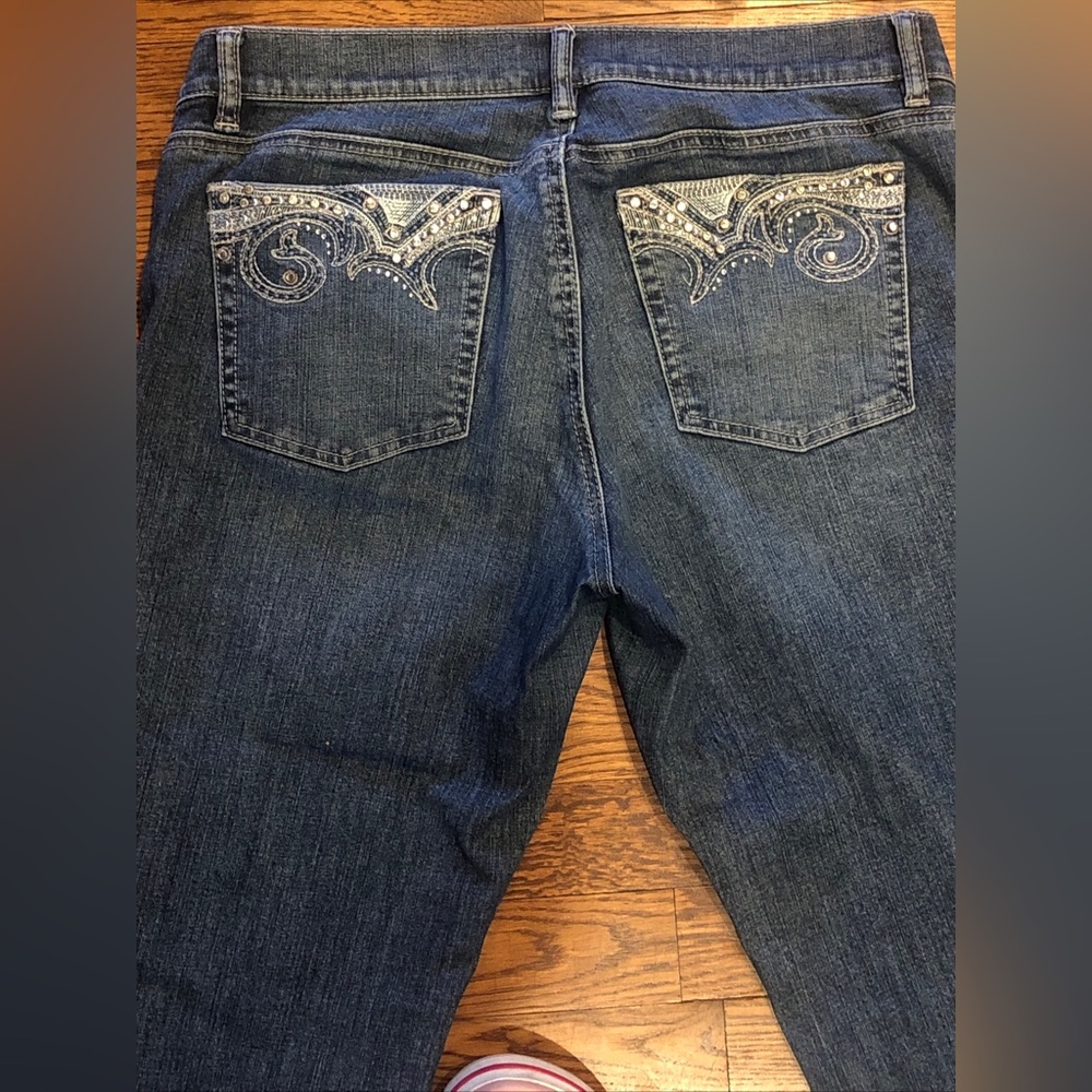 White House Black Market Noir Crop Leg Jean Bling Embellished Size 8 - Picture 4 of 5